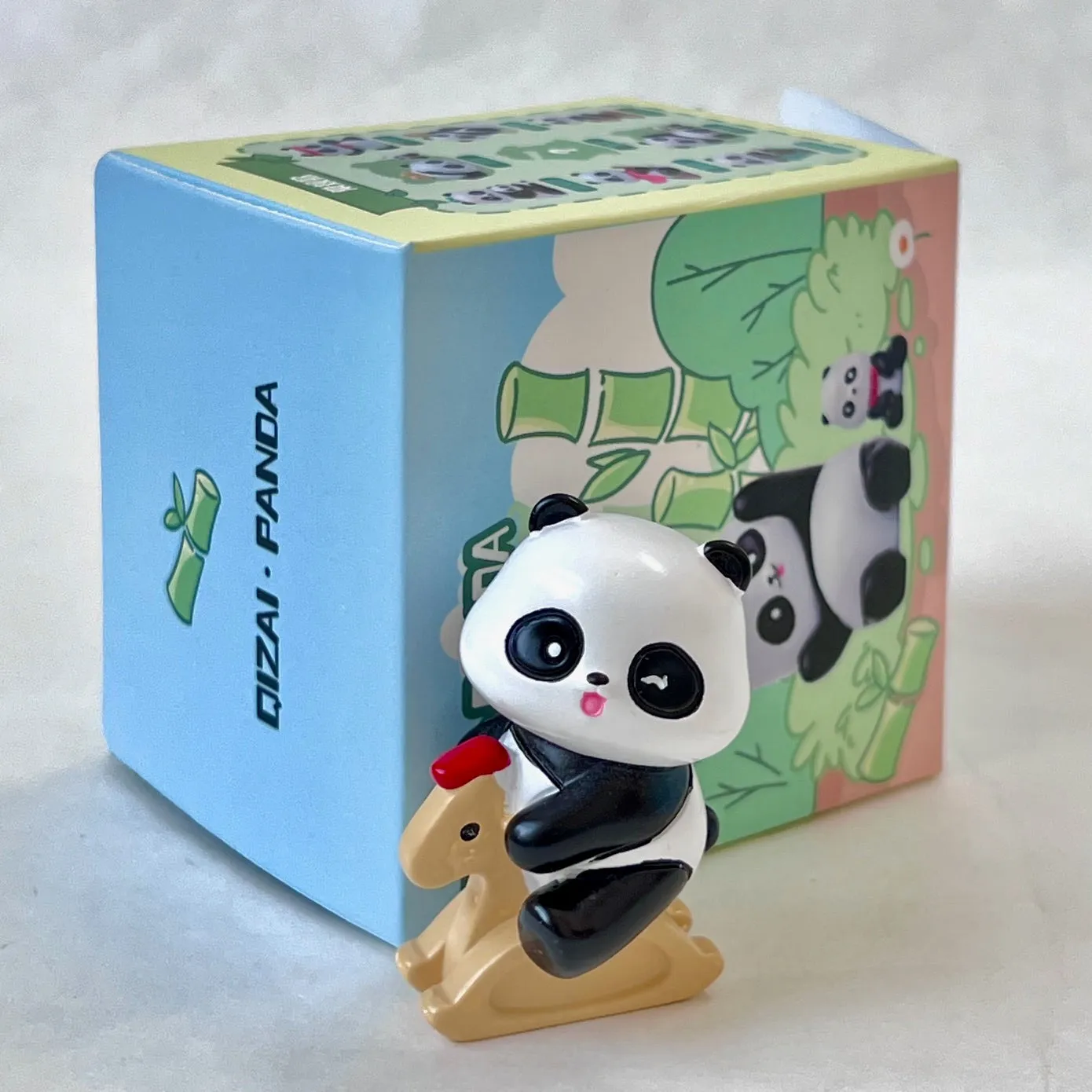 71004 PANDA FIGURINE BLIND BOX-8