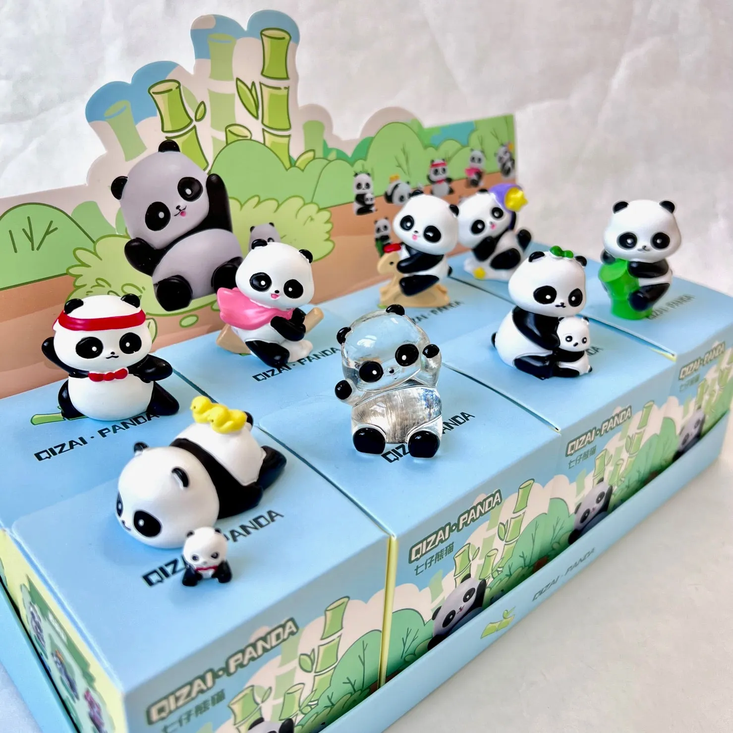 71004 PANDA FIGURINE BLIND BOX-8