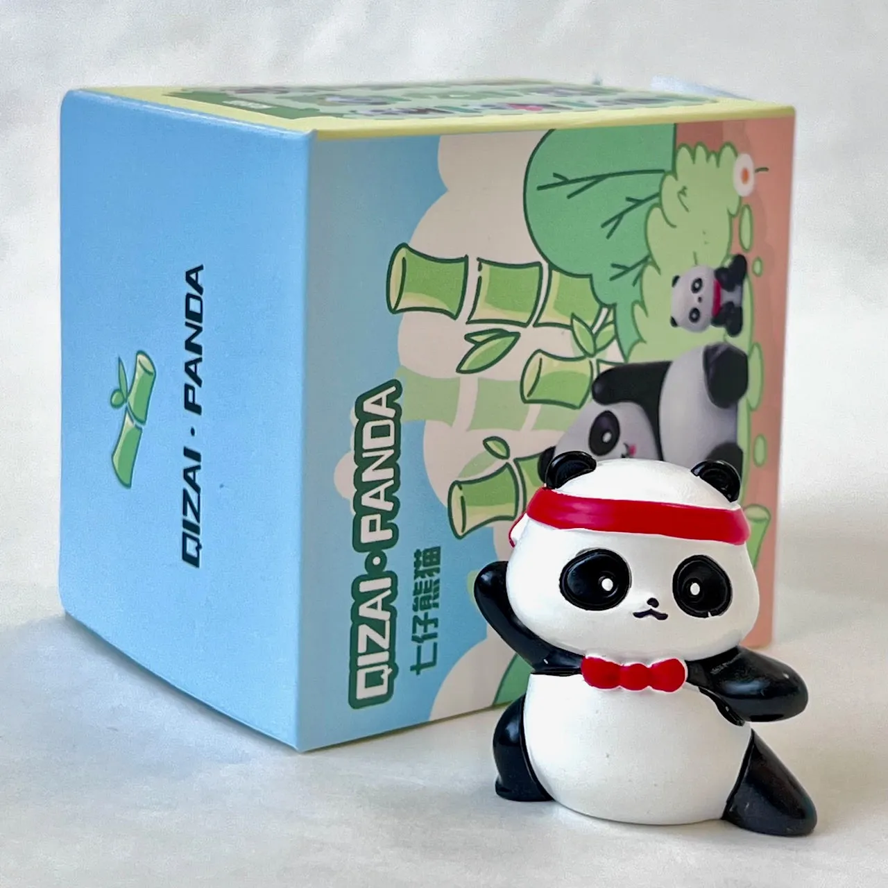 71004 PANDA FIGURINE BLIND BOX-8