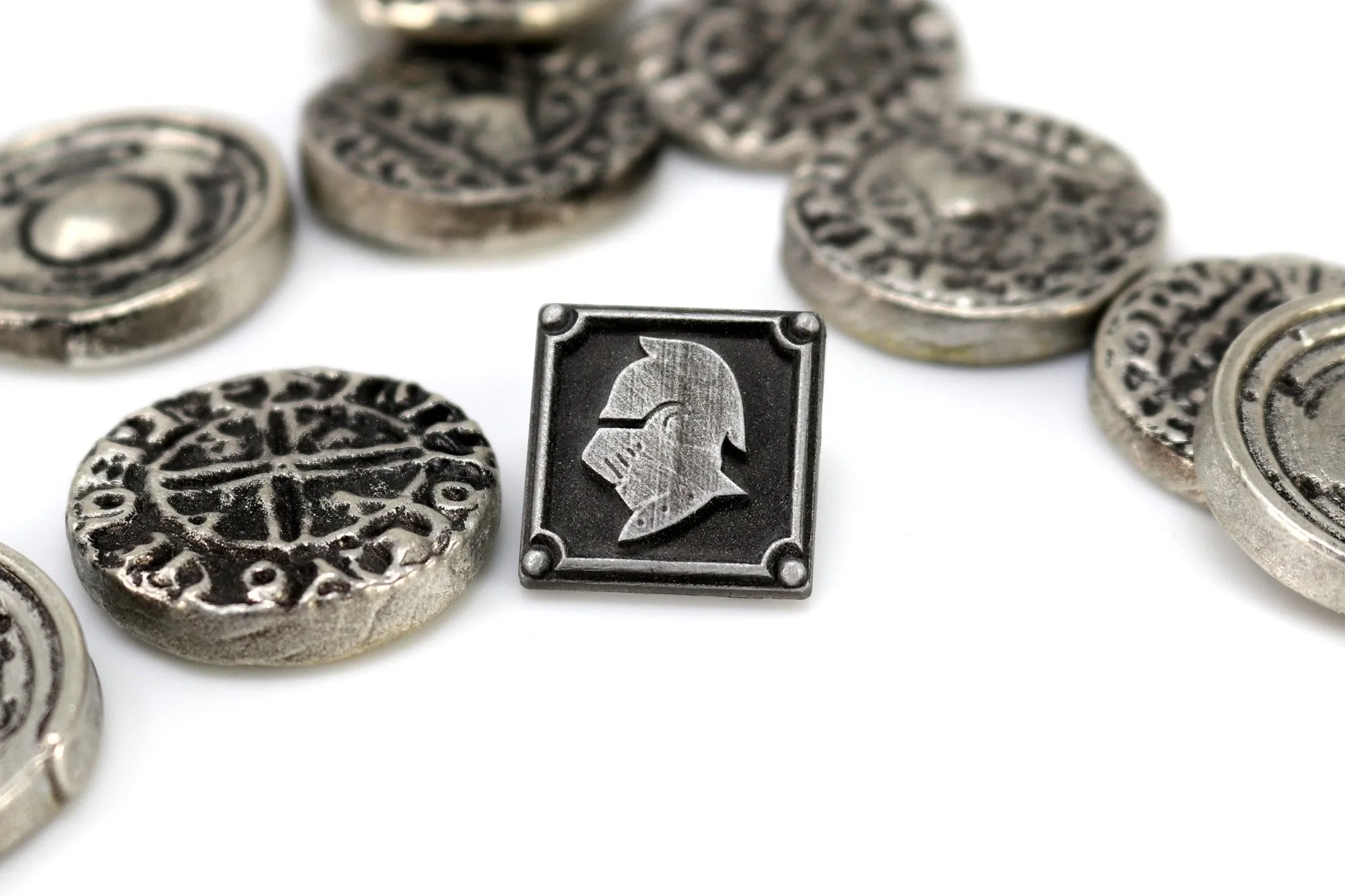 Armorer Crafting Charm Pin - FFXIV