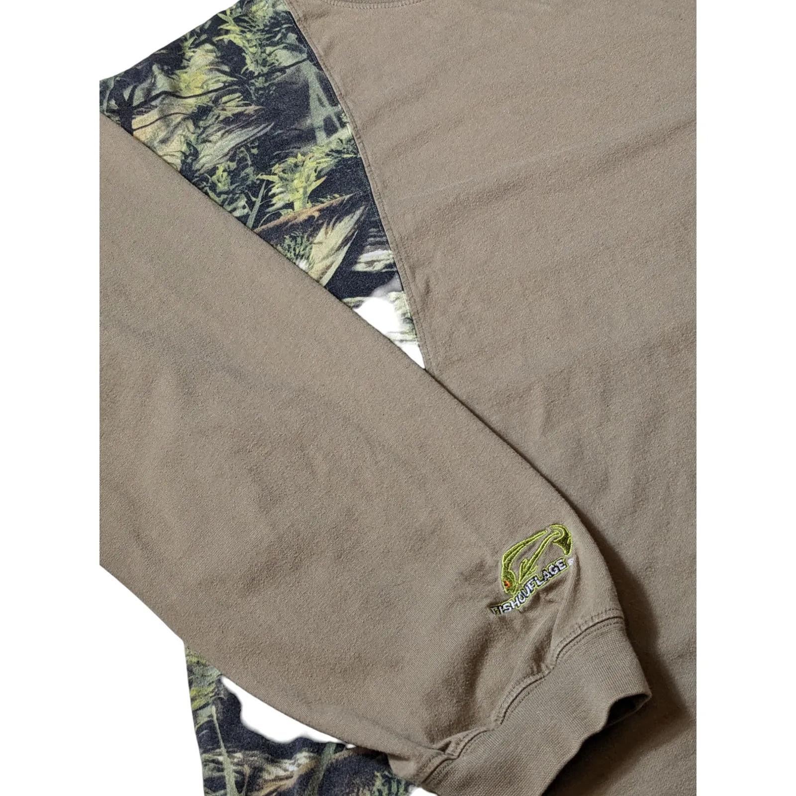 Fishouflage Shirt Mens XXL Long Sleeve Camo Outdoor Fishing Outdoorsman Pullover