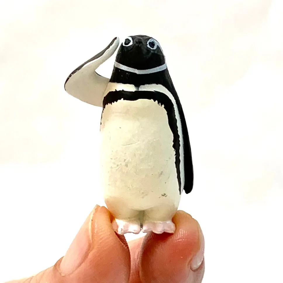 X 70725 SALUTING ANIMALS BLIND BOX-DISCONTINUED