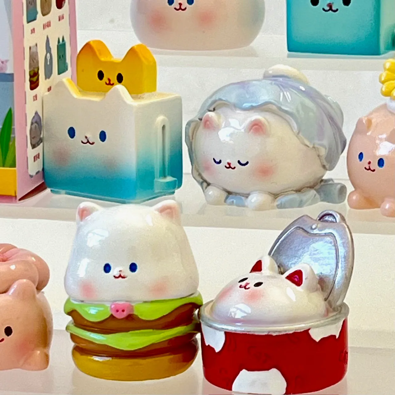 X 71002 FOODIE CATS FIGURINE BLIND BOX-DISCONTINUED