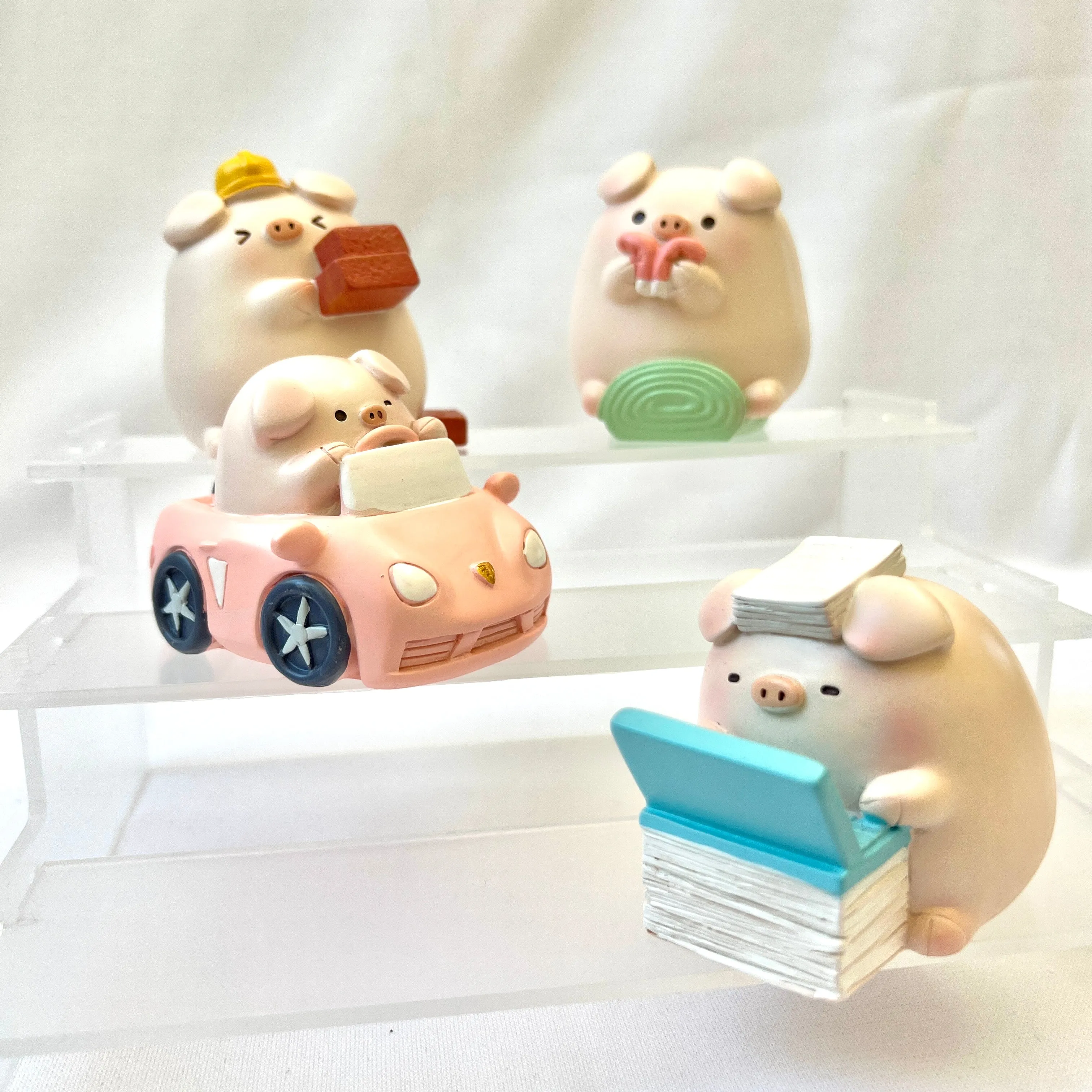 X 71016 PIGGY FIGURINE BLIND BOX-DISCONTINUED